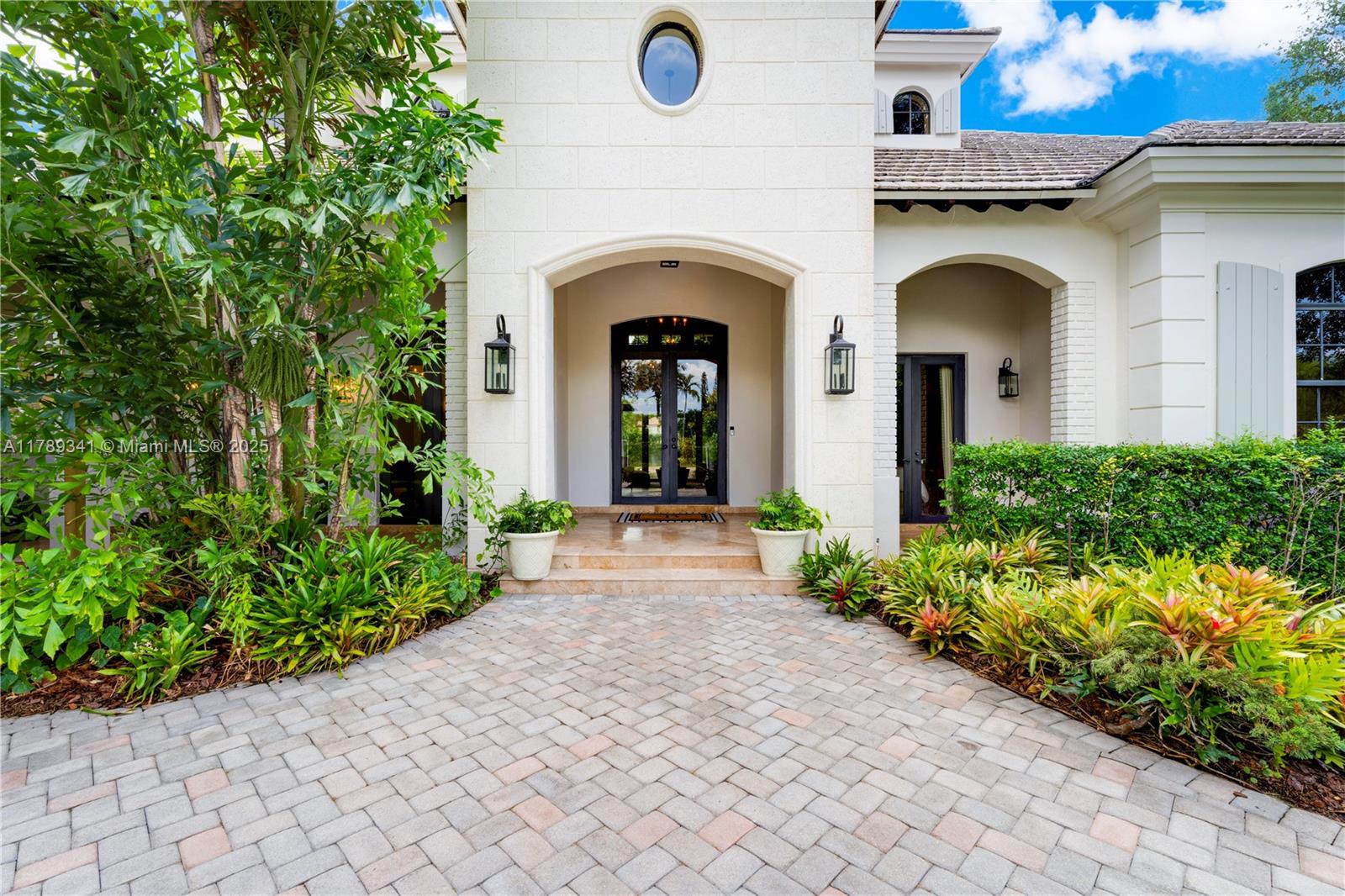 OAK RIDGE FALLS 2ND ADDN - Residential