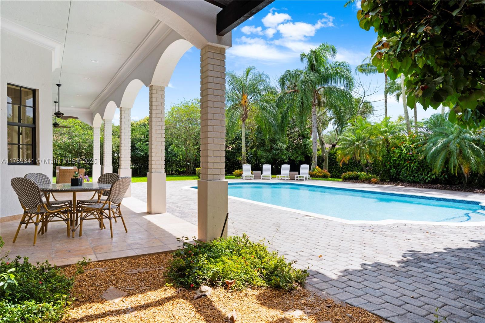 OAK RIDGE FALLS 2ND ADDN - Residential