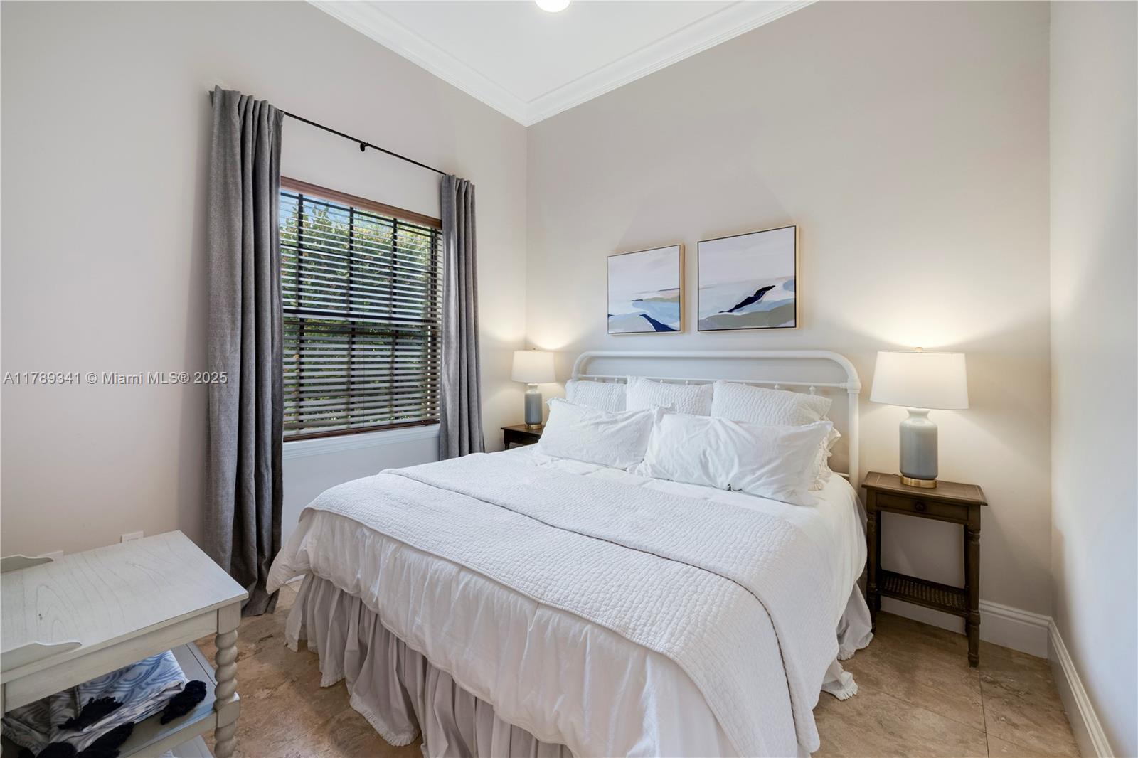 OAK RIDGE FALLS 2ND ADDN - Residential