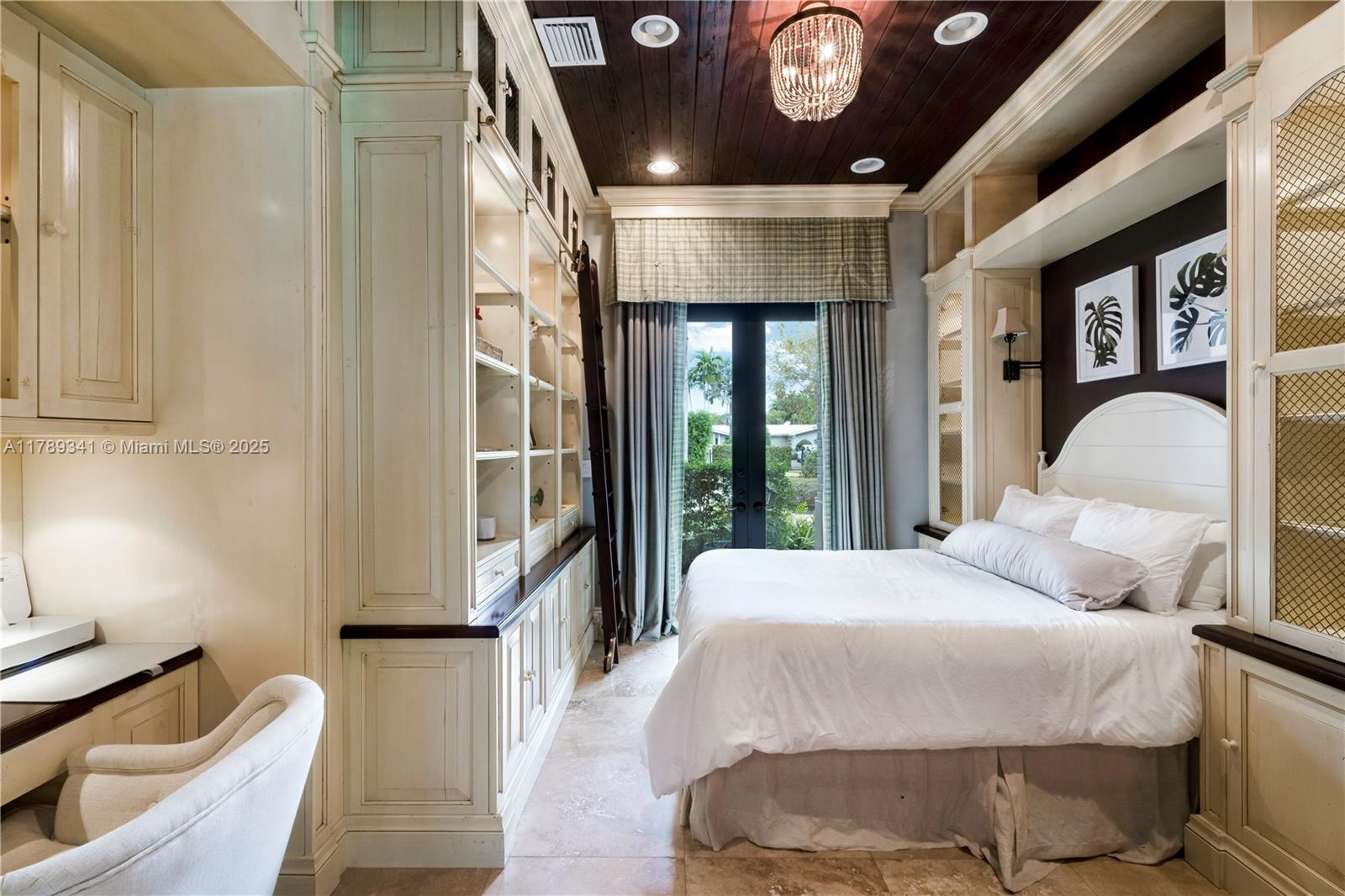 OAK RIDGE FALLS 2ND ADDN - Residential