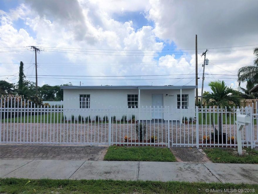 Beautiful 3 bedroom 1 bath with a huge master bedroom , totally remodeled home in a nice area , new title, new bathroom, new kitchen, fresh out and inside paint, stainless steel appliances, huge lot 8034 sqft just come and see for your self.