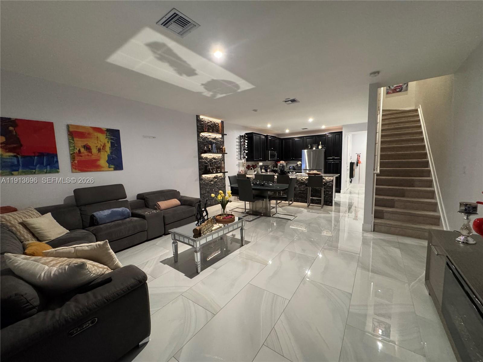 MC RESIDENTIAL - Residential