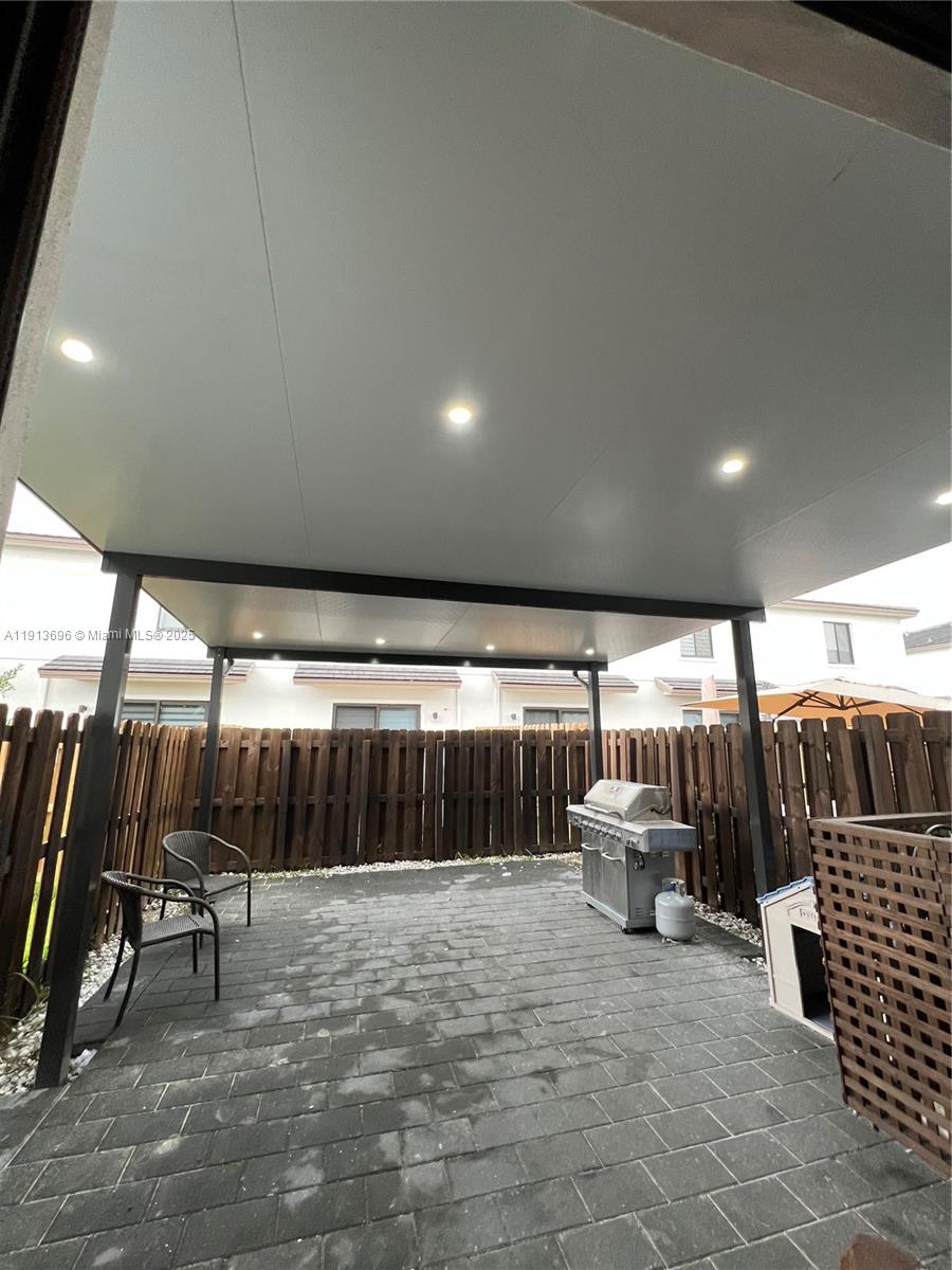 MC RESIDENTIAL - Residential