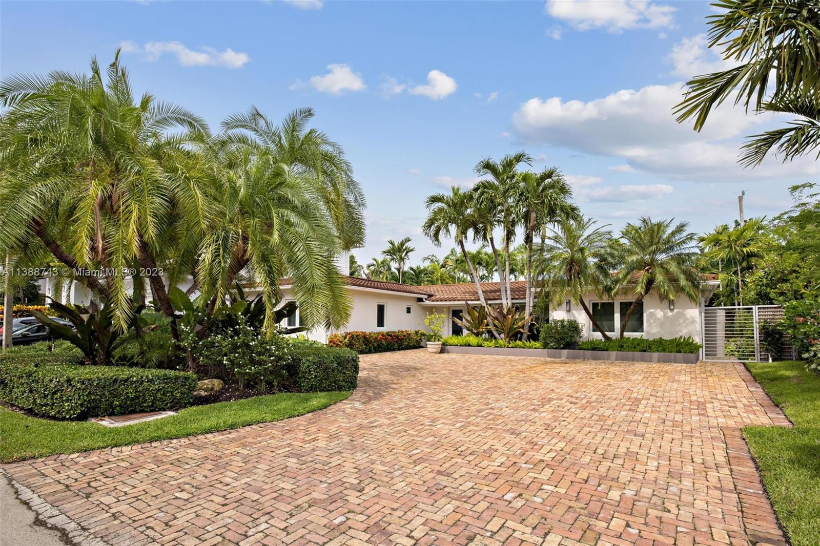 Photo 1 of 670 Allendale Rd Rd, Key Biscayne, Florida, $3,750,000, Web #: 11388743