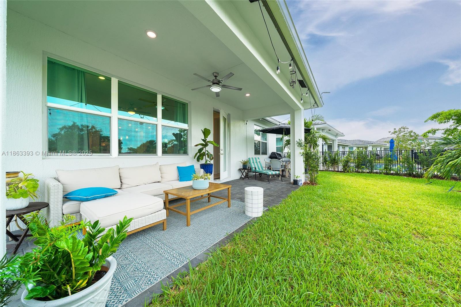 CRYSTAL LAKE 1ST SEC - Residential Lease