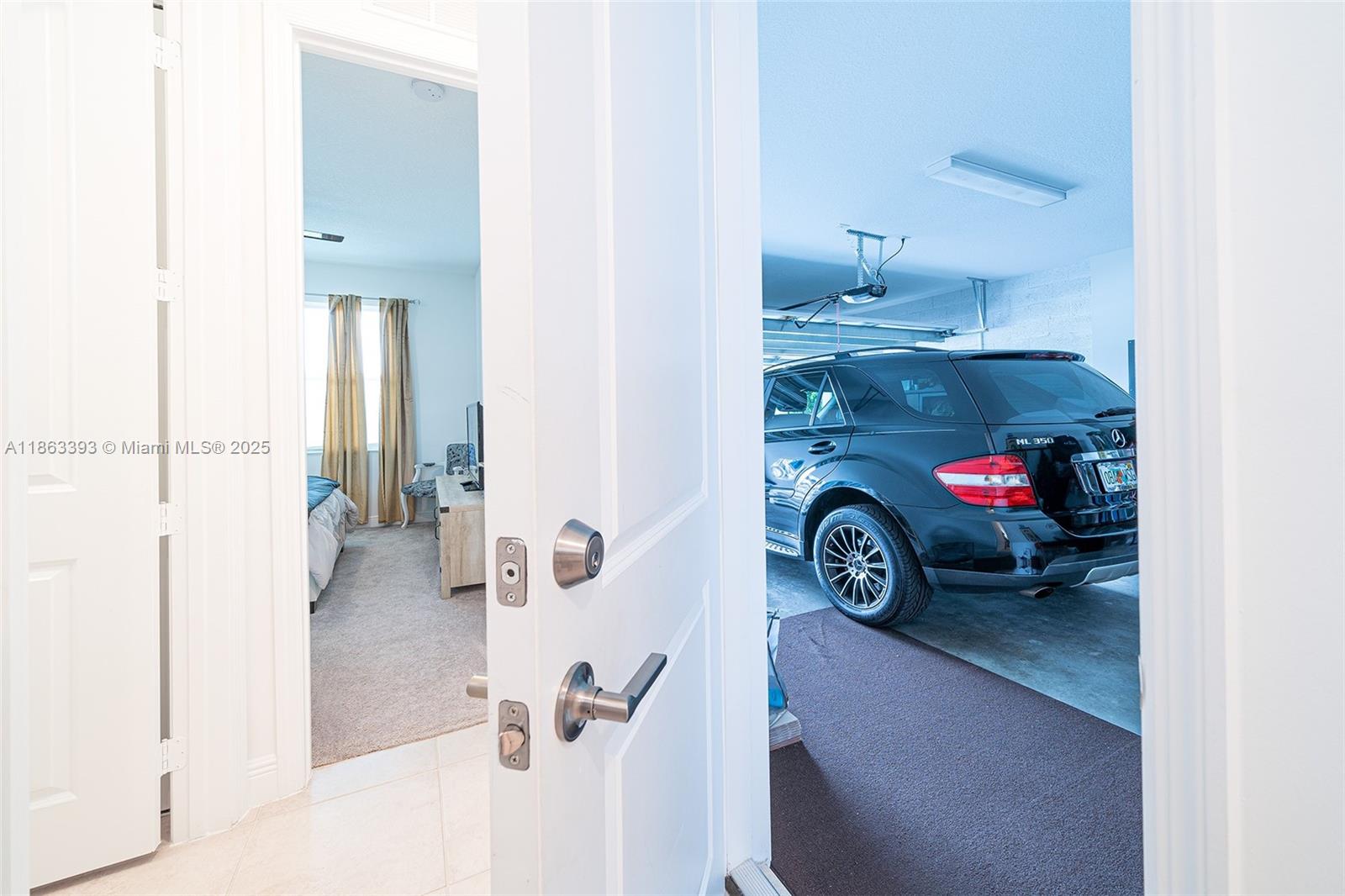 CRYSTAL LAKE 1ST SEC - Residential Lease