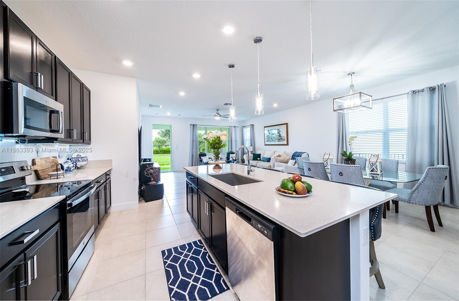 CRYSTAL LAKE 1ST SEC - Residential Lease