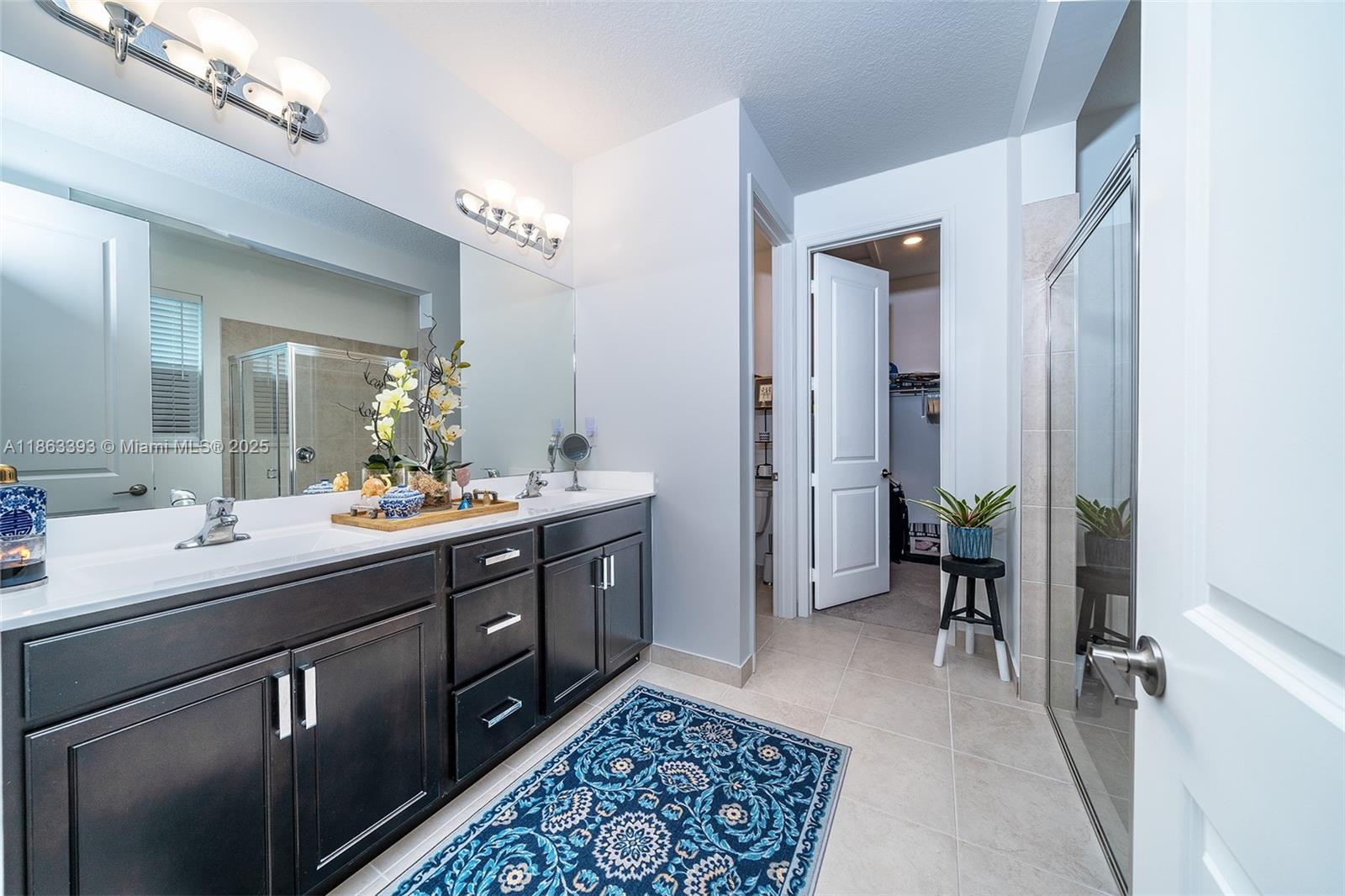 CRYSTAL LAKE 1ST SEC - Residential Lease