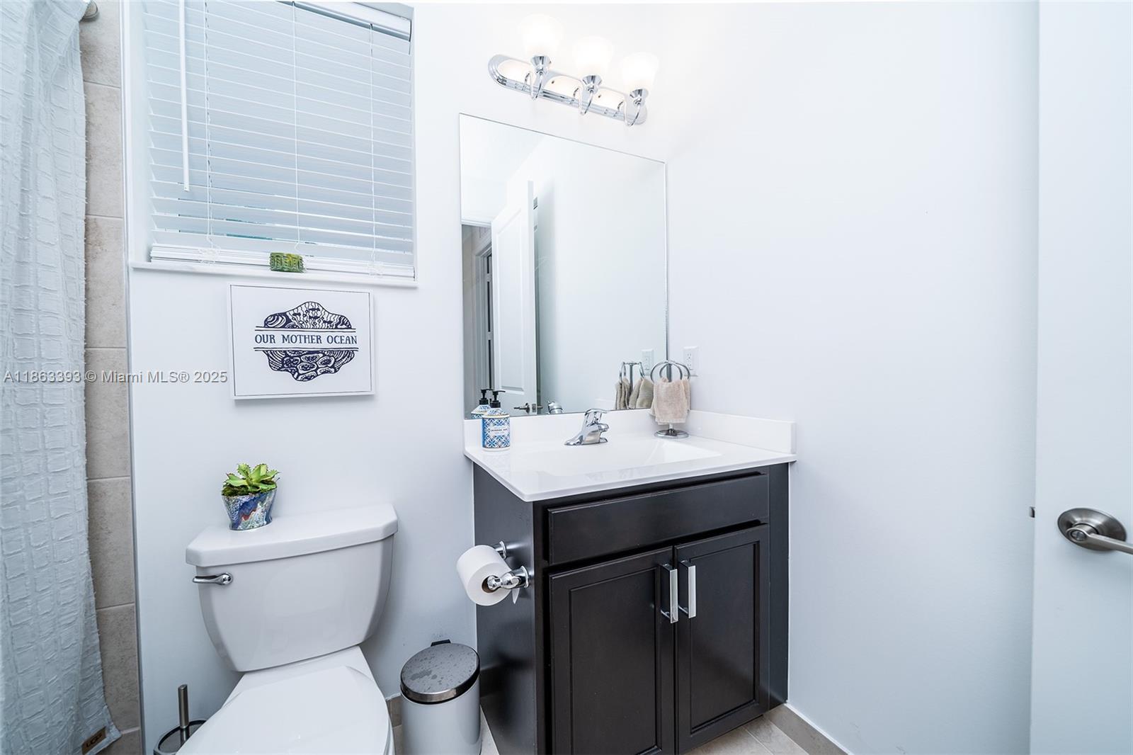 CRYSTAL LAKE 1ST SEC - Residential Lease