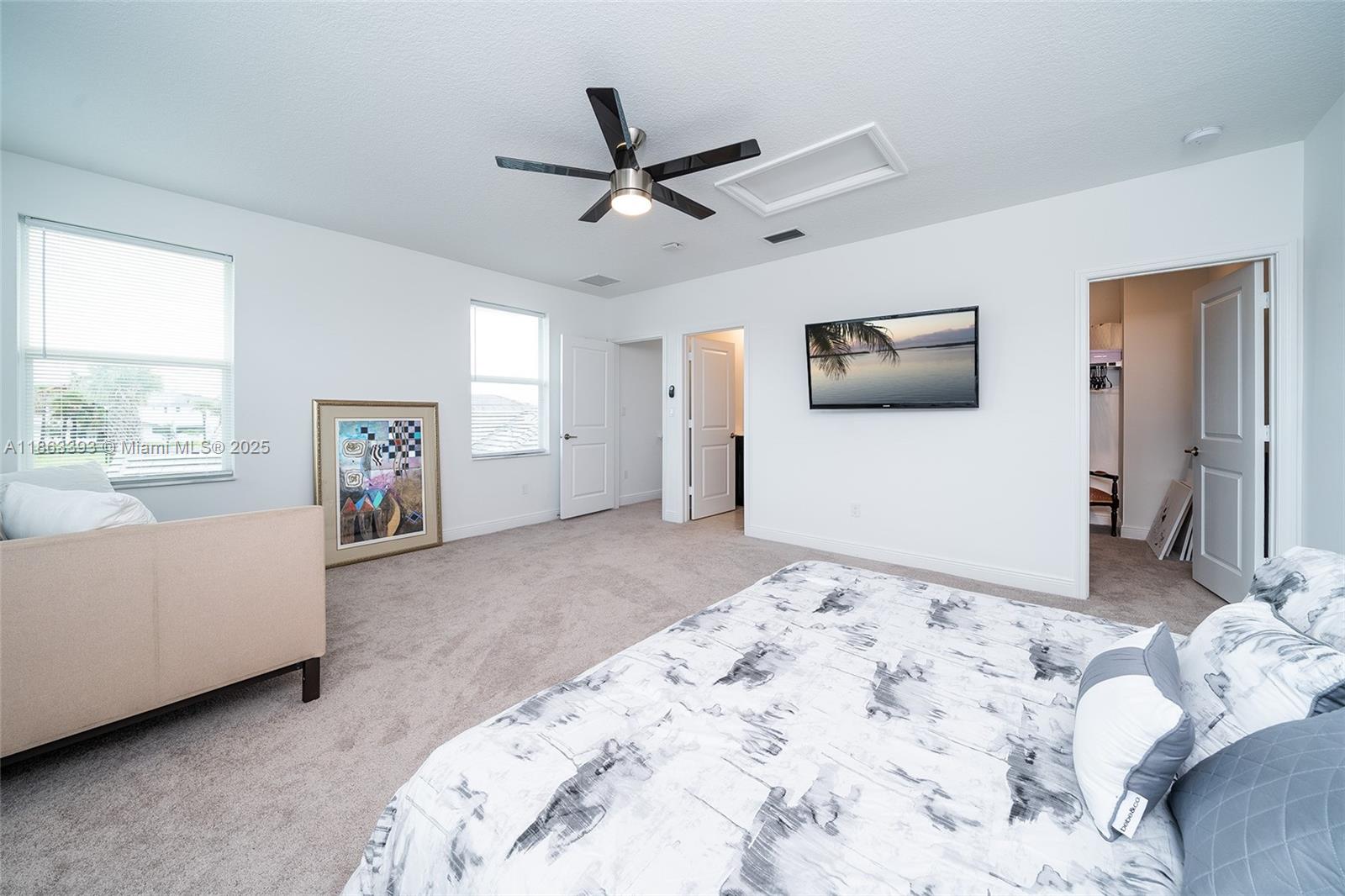 CRYSTAL LAKE 1ST SEC - Residential Lease