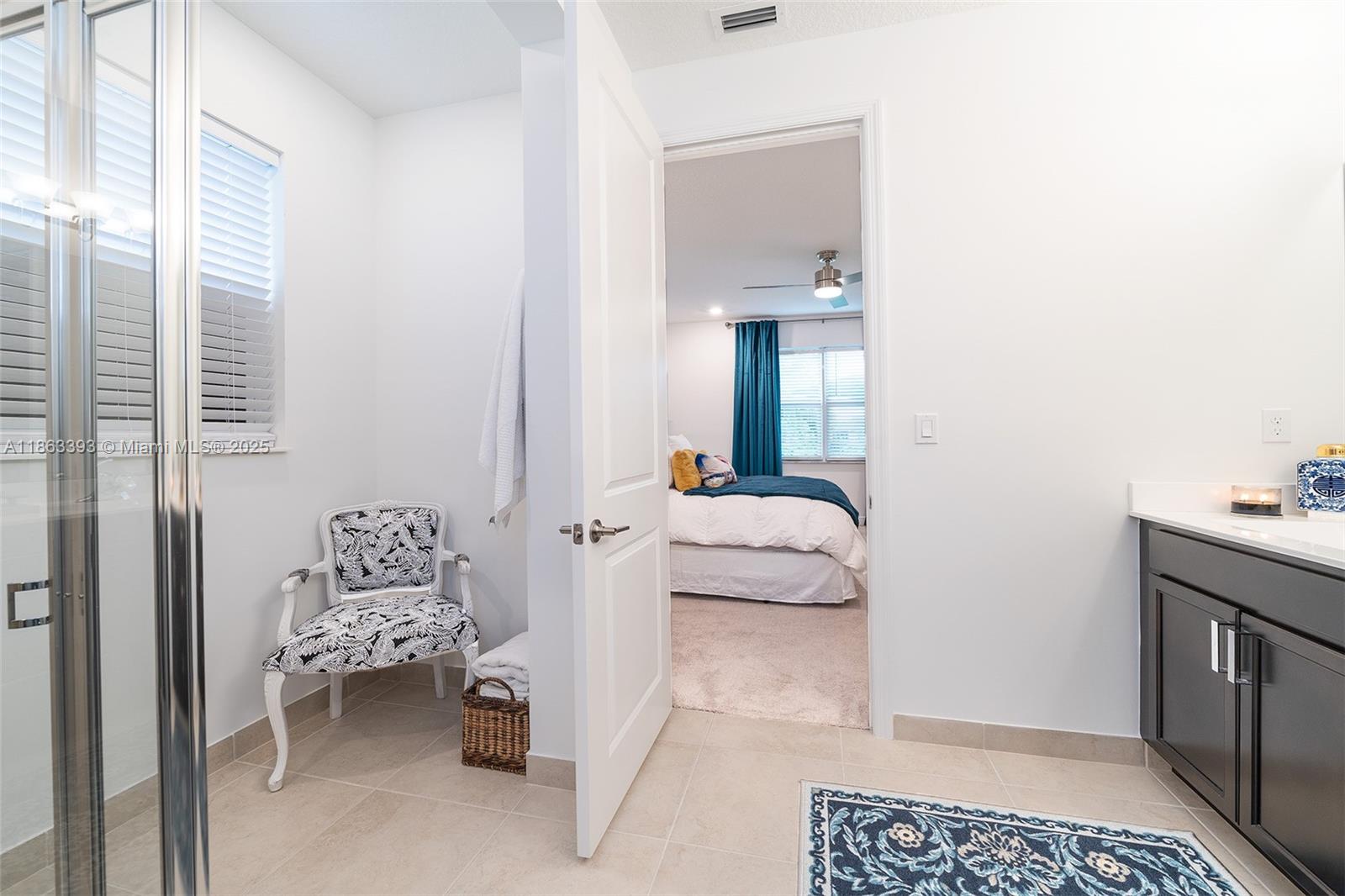 CRYSTAL LAKE 1ST SEC - Residential Lease