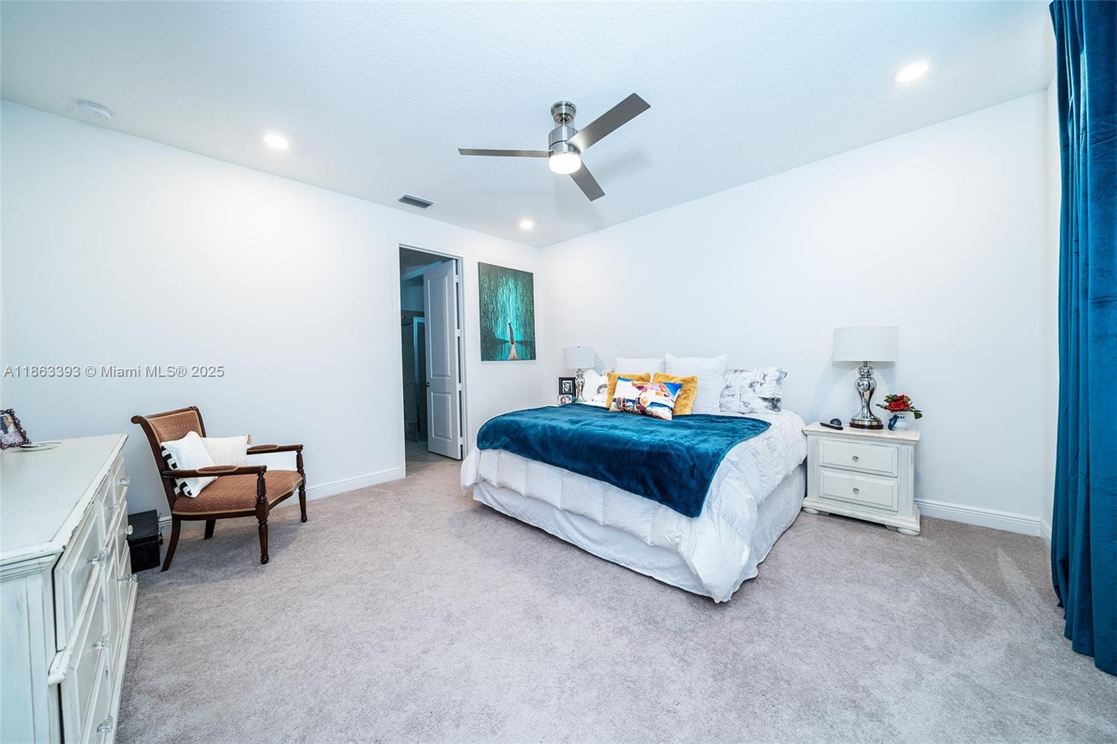 CRYSTAL LAKE 1ST SEC - Residential Lease