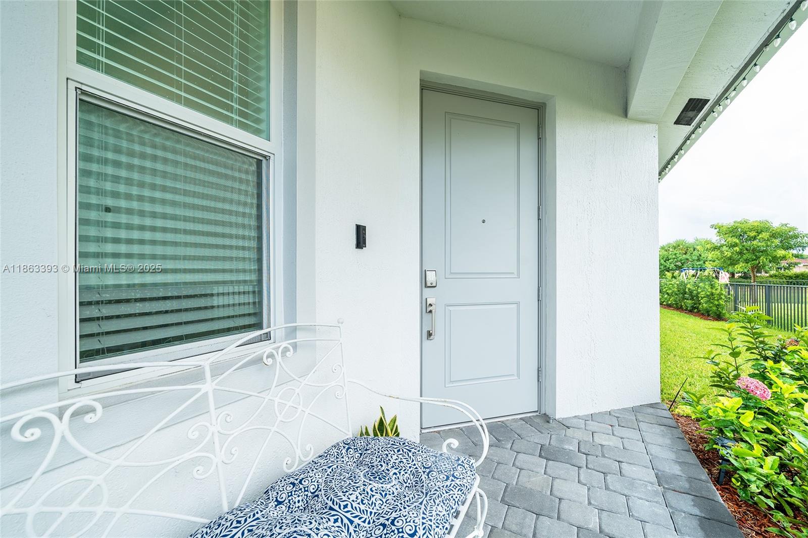 CRYSTAL LAKE 1ST SEC - Residential Lease