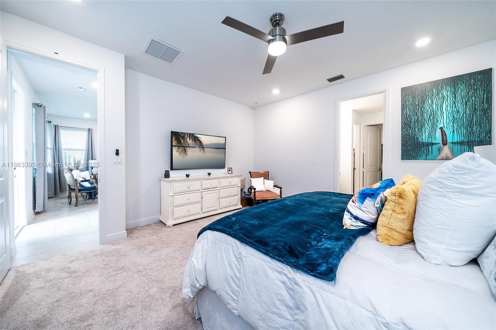 CRYSTAL LAKE 1ST SEC - Residential Lease