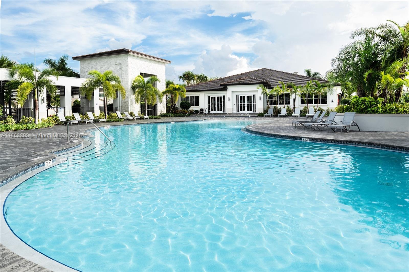 CRYSTAL LAKE 1ST SEC - Residential Lease