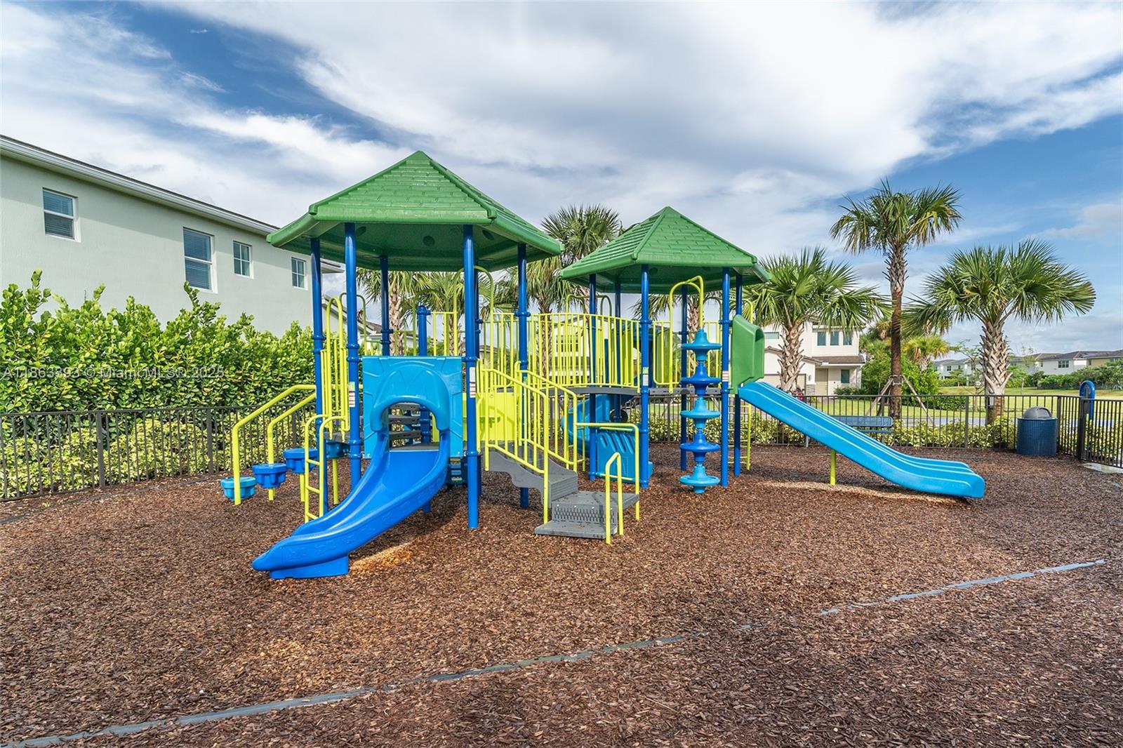 CRYSTAL LAKE 1ST SEC - Residential Lease