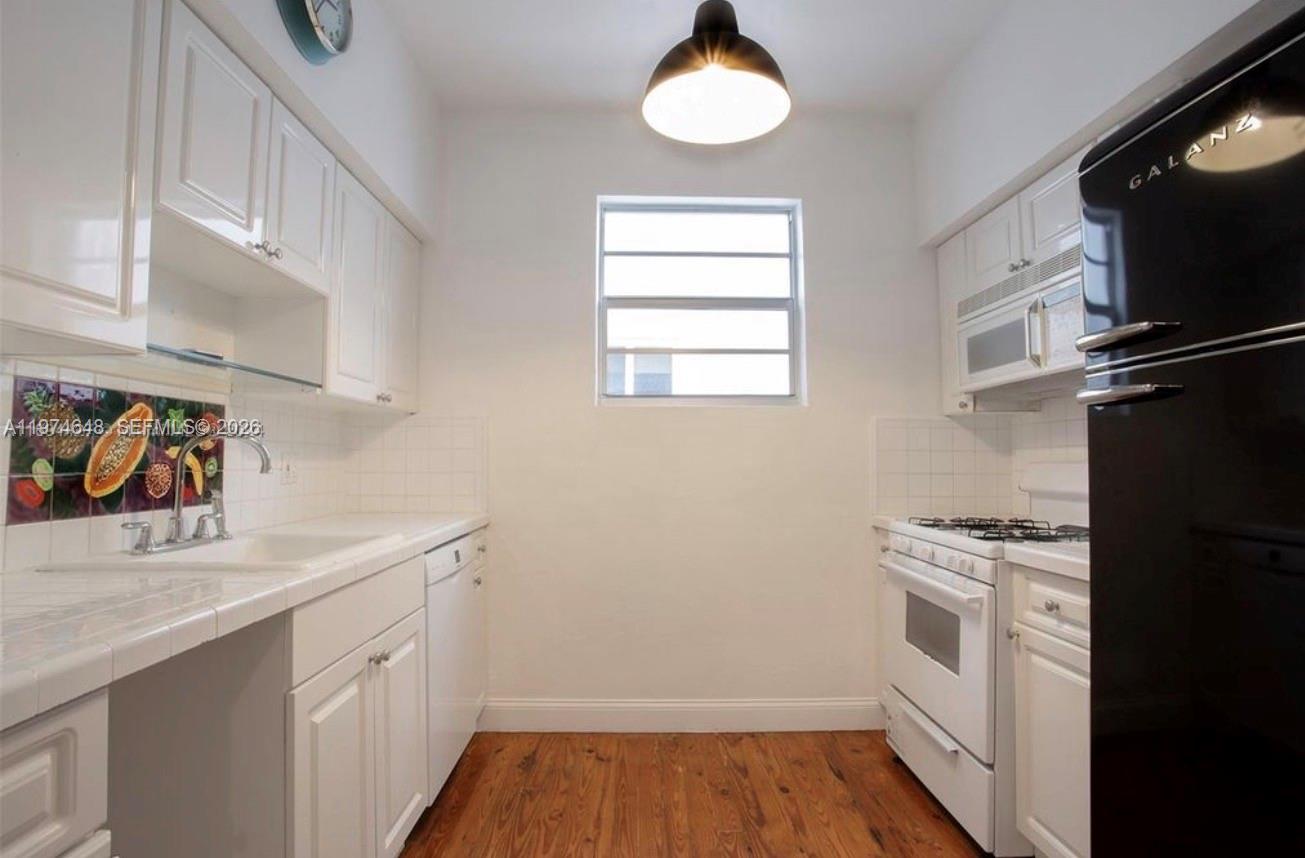 PARK CORNER CONDO - Residential