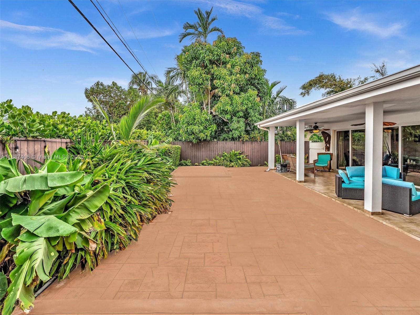 TREASURE ISLAND - Residential