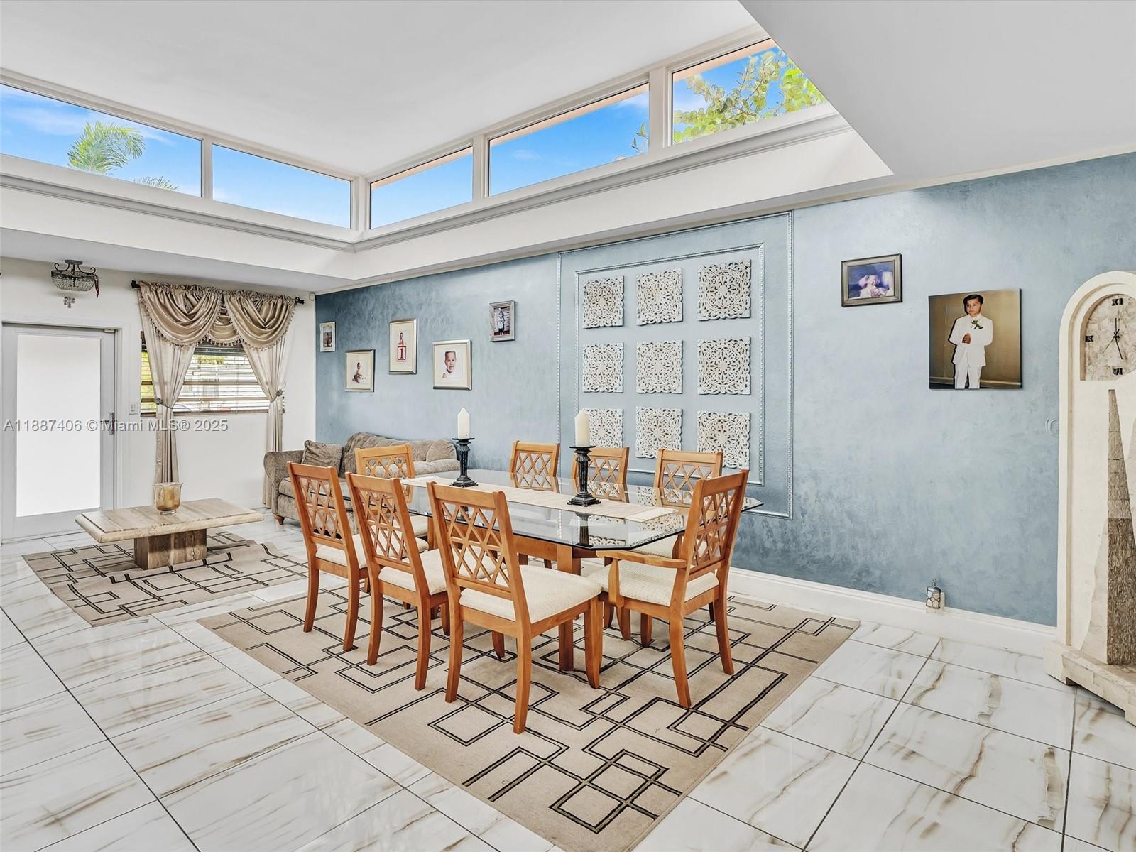 TREASURE ISLAND - Residential