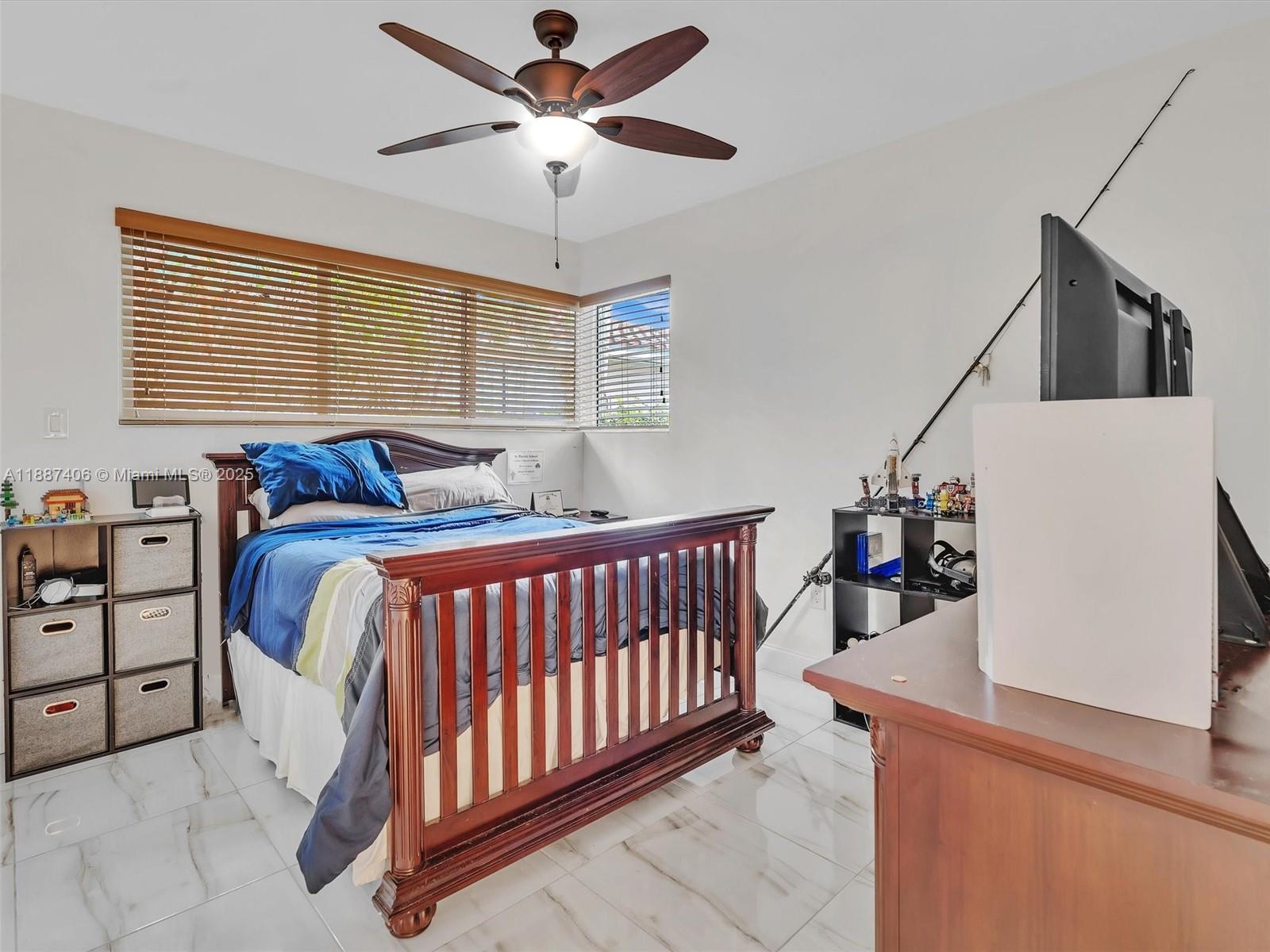 TREASURE ISLAND - Residential