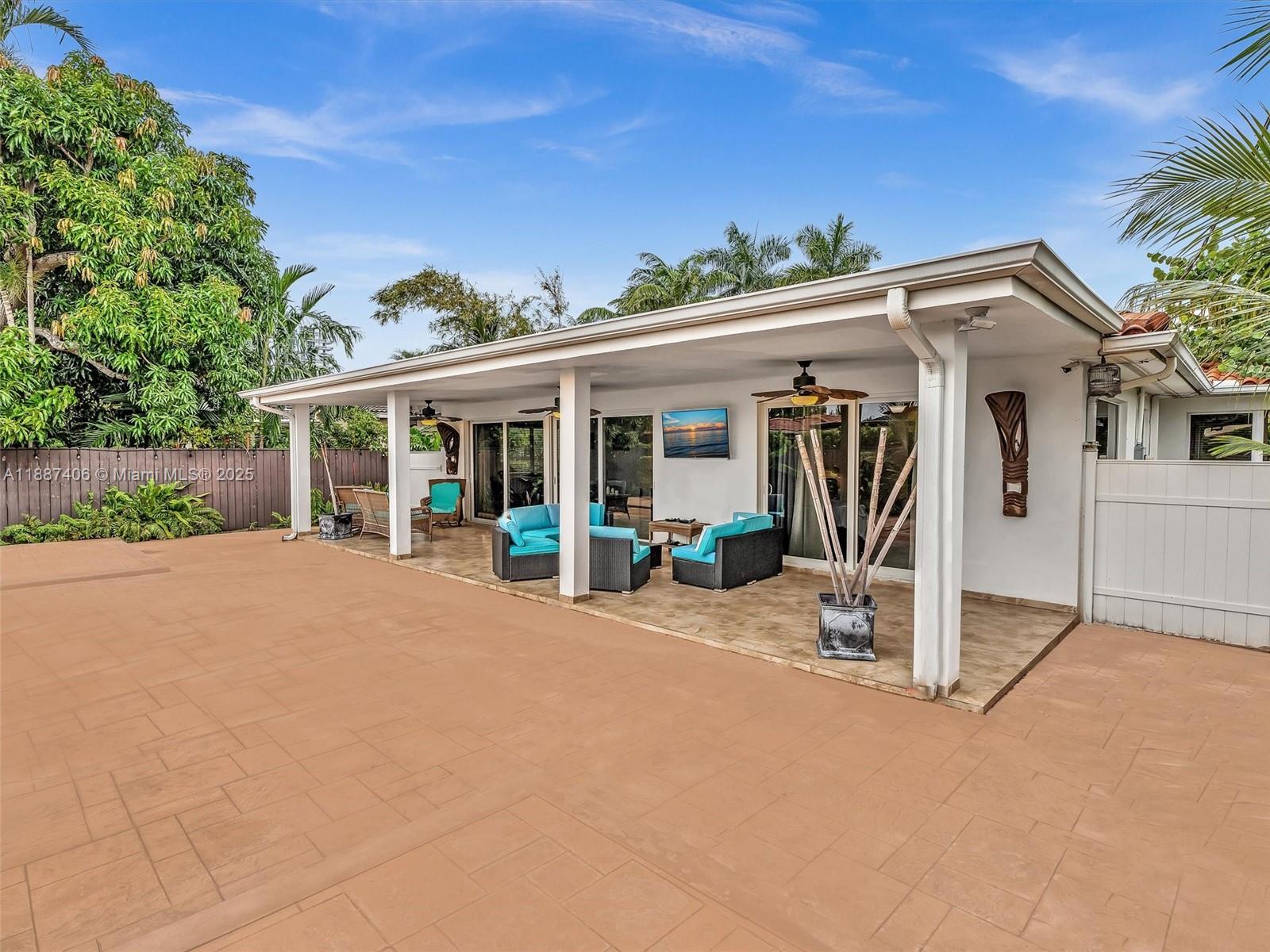 TREASURE ISLAND - Residential