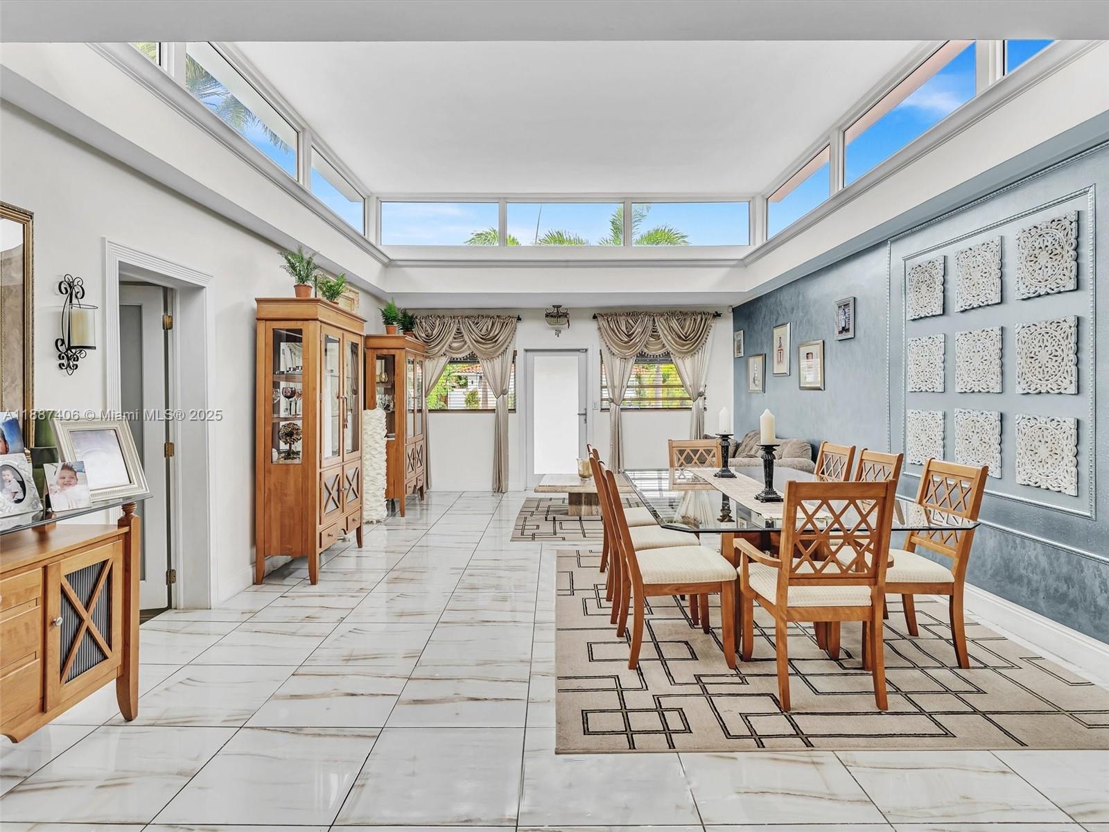 TREASURE ISLAND - Residential