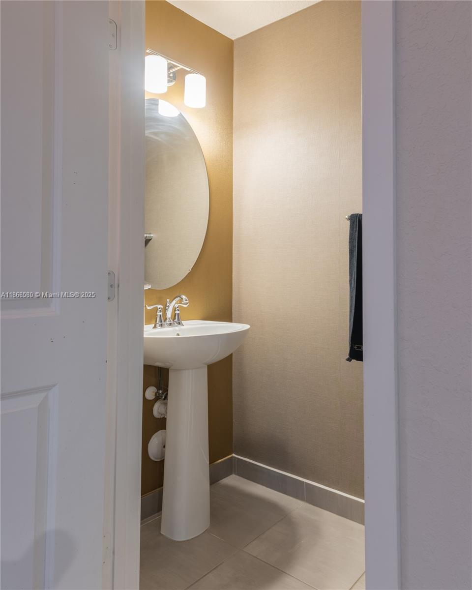 MC RESIDENTIAL - Residential