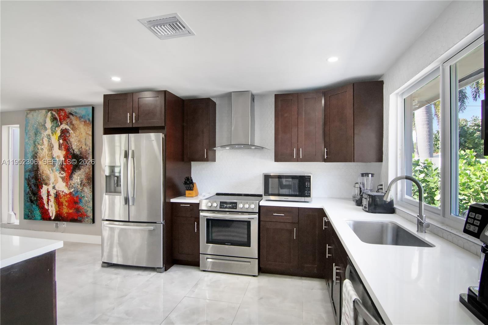 COUNTRY CLUB HOMES - Residential