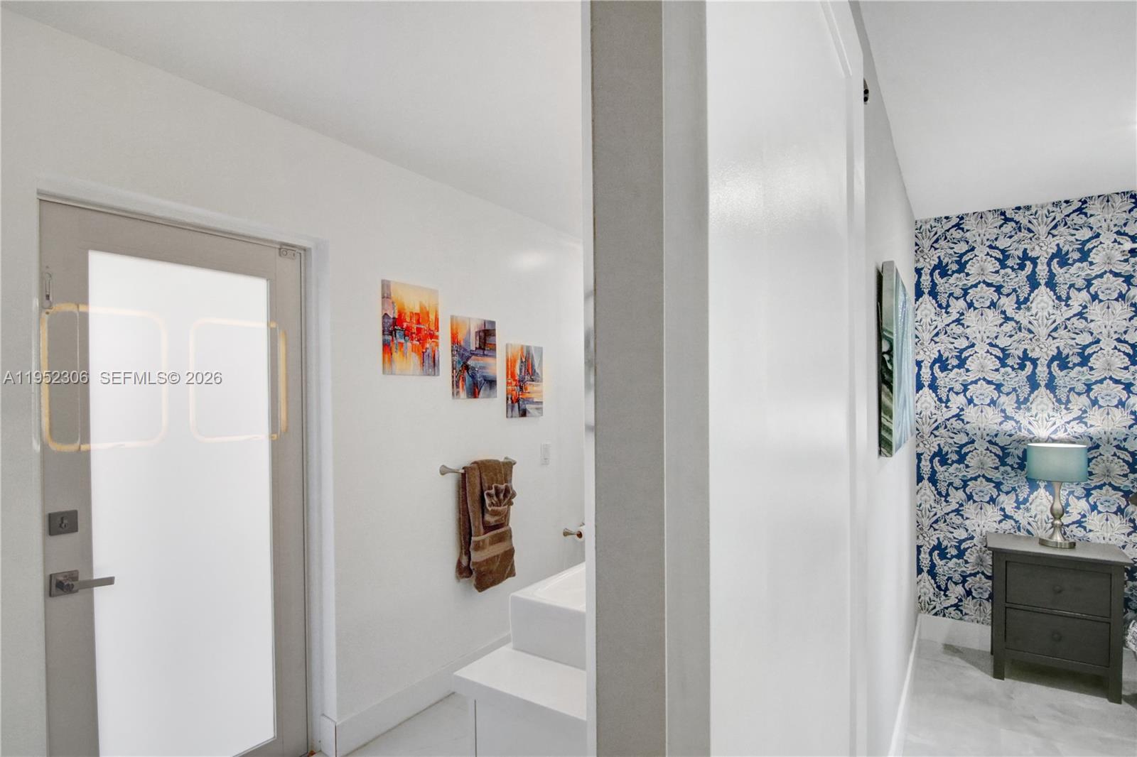 COUNTRY CLUB HOMES - Residential