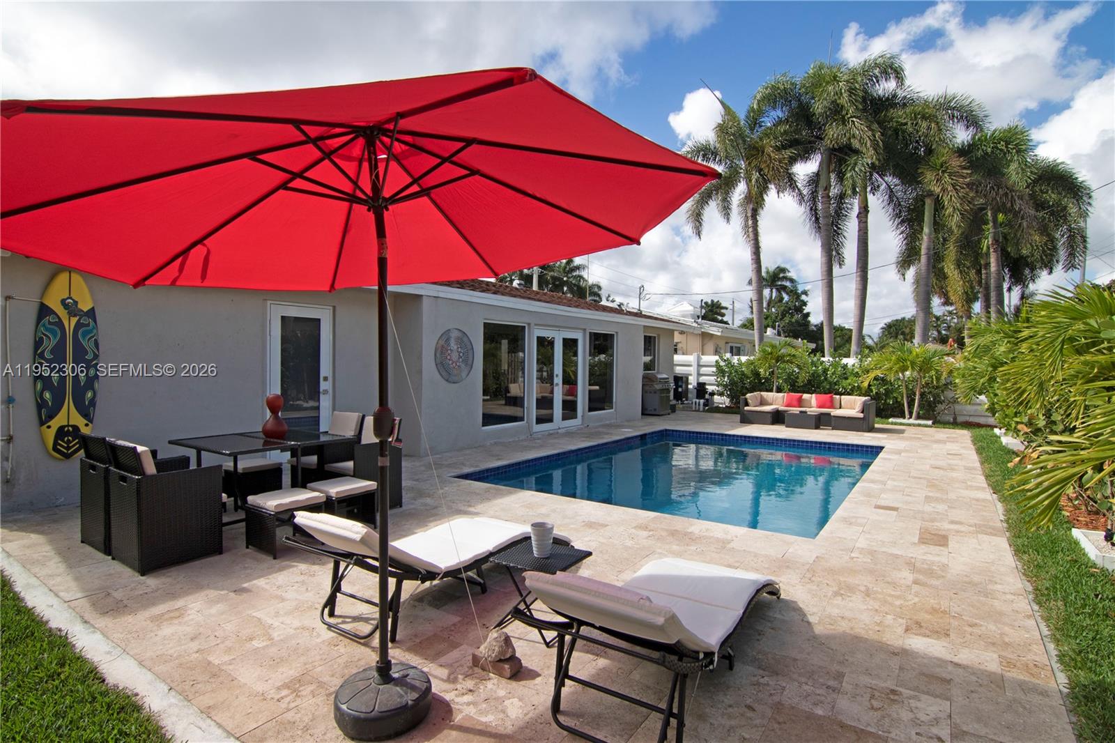 COUNTRY CLUB HOMES - Residential