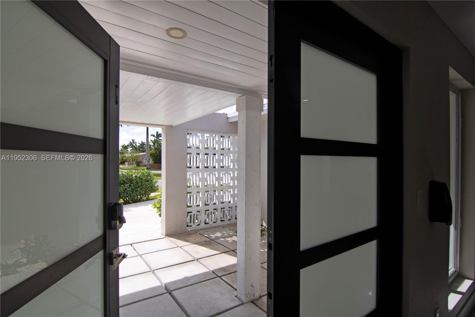 COUNTRY CLUB HOMES - Residential