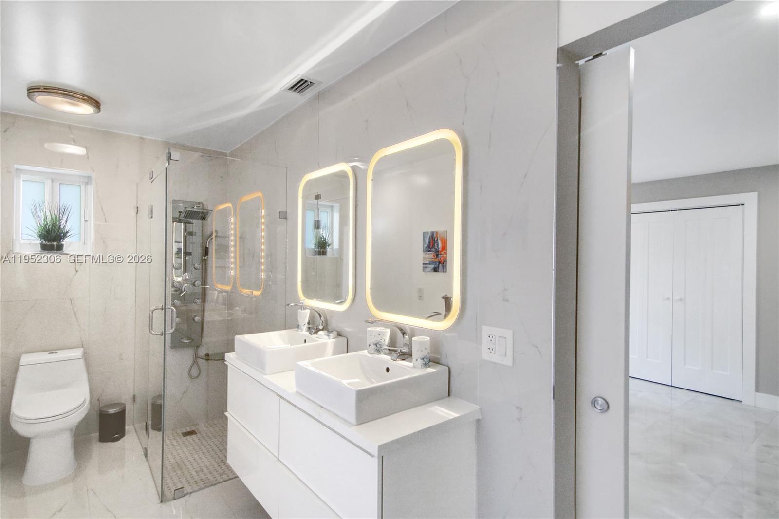 COUNTRY CLUB HOMES - Residential