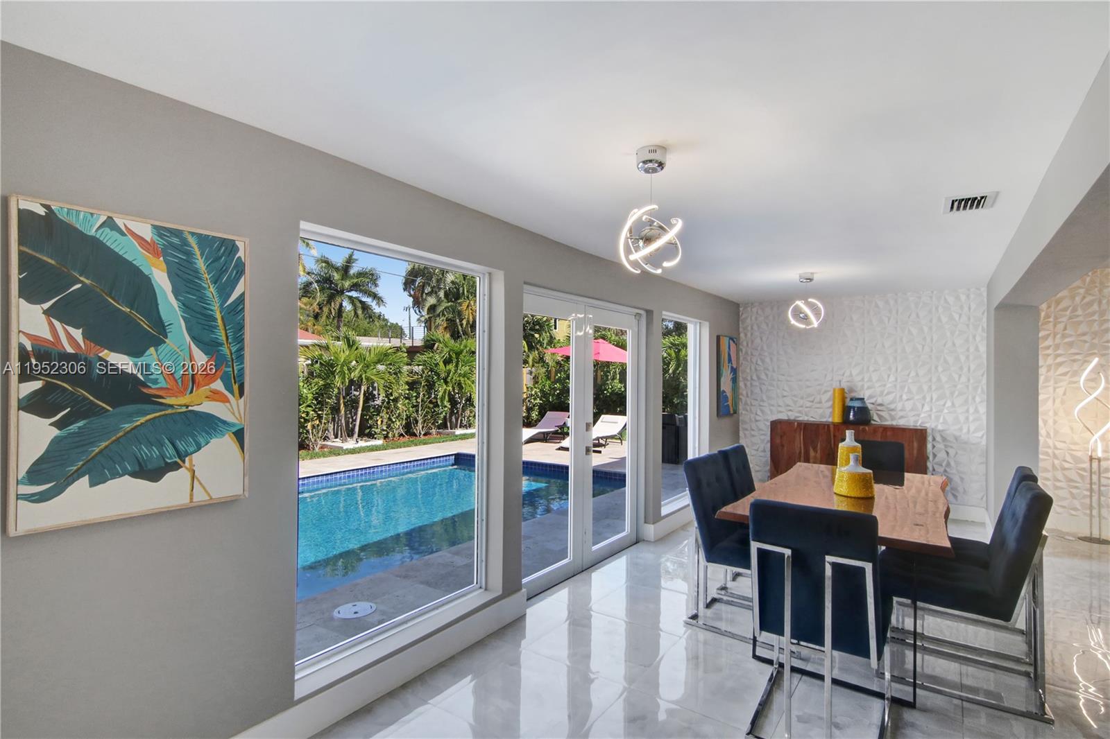 COUNTRY CLUB HOMES - Residential