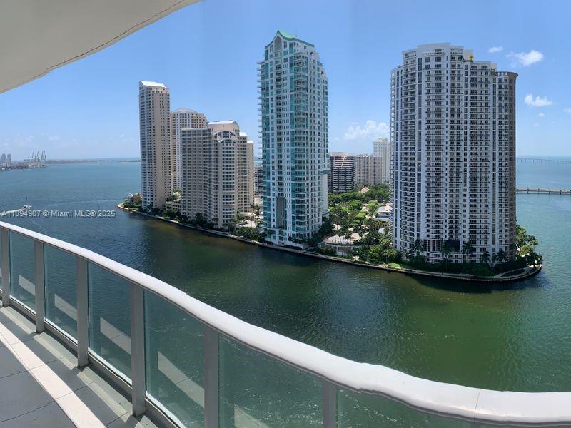 MET 1 CONDO - Residential Lease