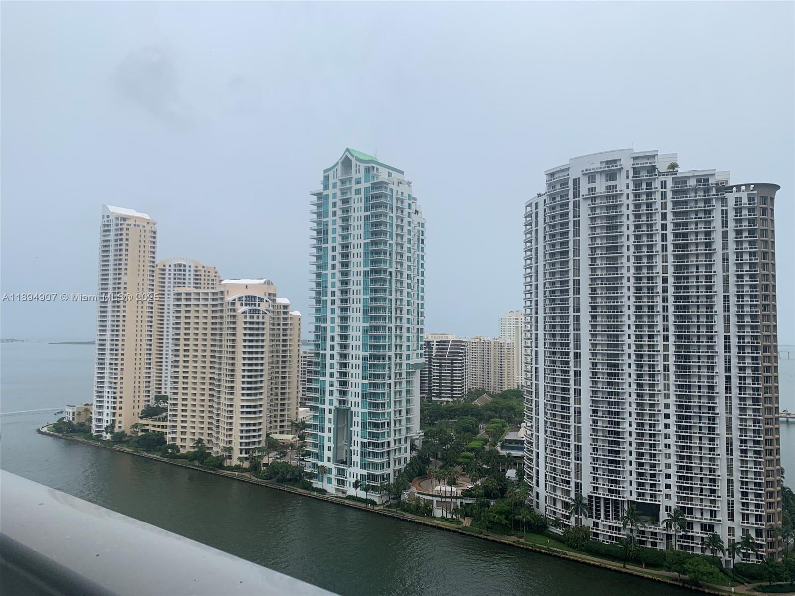 MET 1 CONDO - Residential Lease
