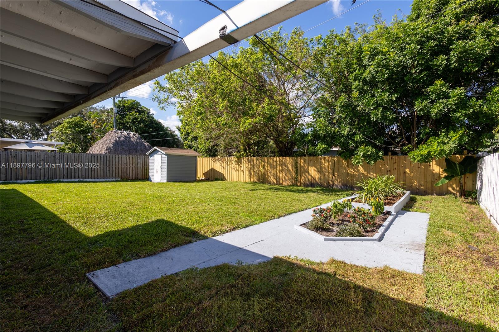 DRIFTWOOD PLAZA NO 3 - Residential