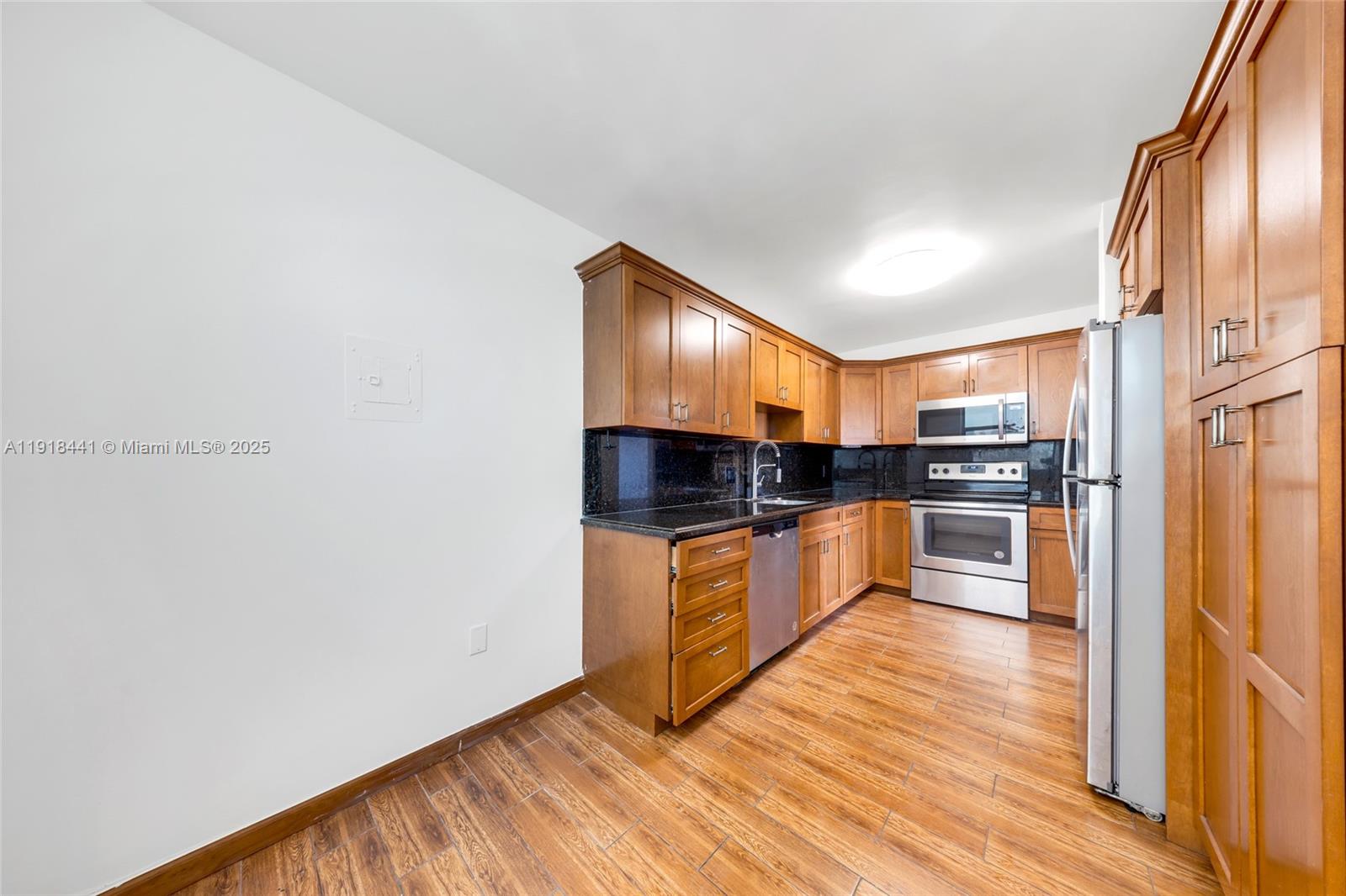 Stratford House Condo - Residential Lease