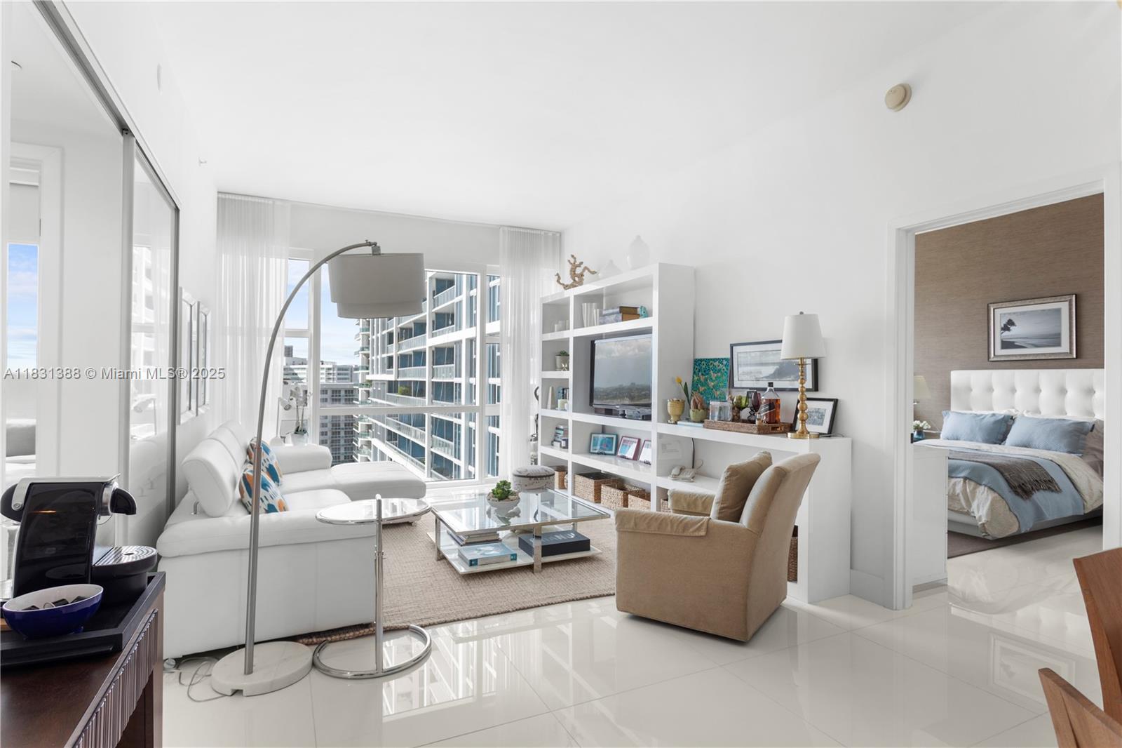 6801 Collins Ave PH05