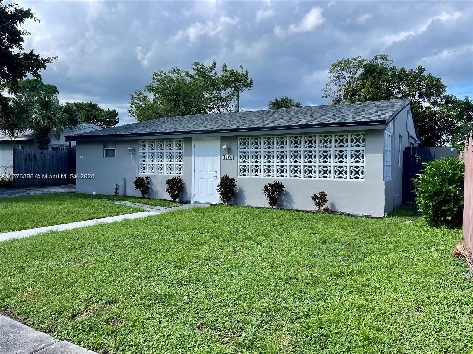 3161 Nw 4th St, Lauderhill, Miami-Dade County, Florida - 3 Bedrooms  
2 Bathrooms - 