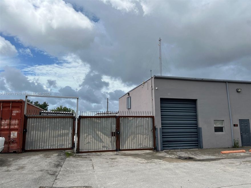 Warehouse space/office with bathroom, spacious high ceilings and storage area. Located in the heart of Miami, minutes from the 826 and Miami International Airport. Two bay doors, one in the front and anther one in the rear.  Three-face electrical power and two assigned parking spaces plus plenty of additional street parking. There is an additional rear gated area that could be rented for an additional cost.  Part of this area could be used for secure parking.