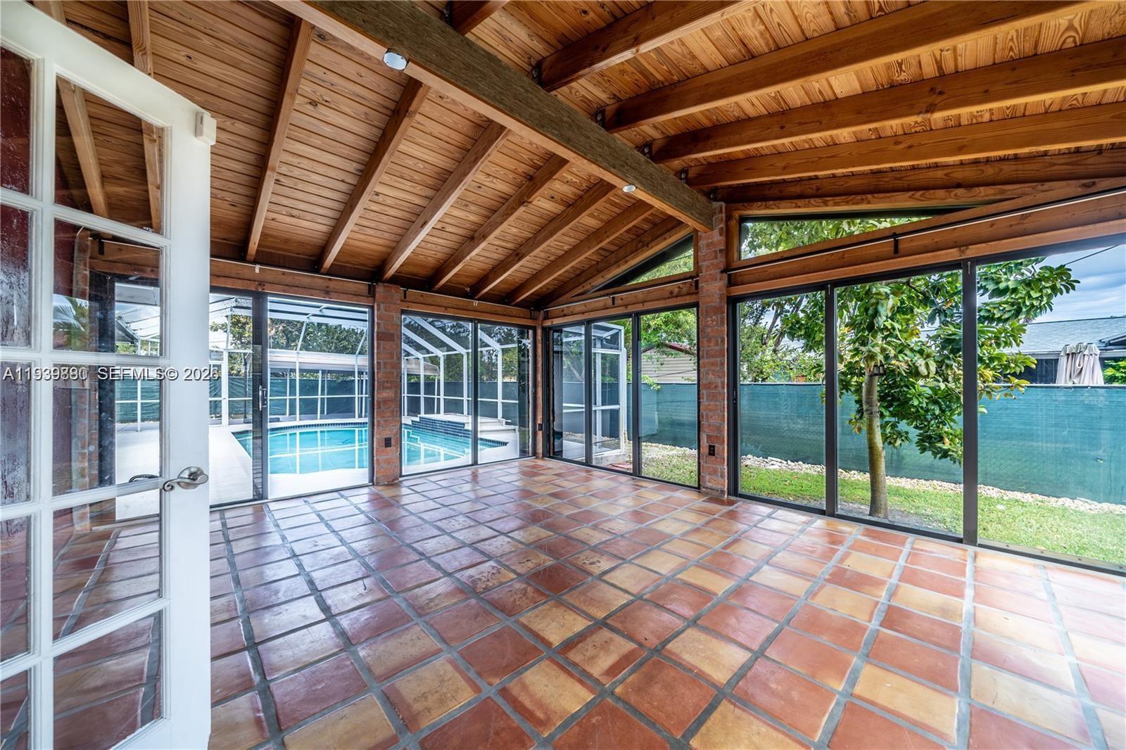 SOUTHERN ESTS 7TH ADDN SE - Residential