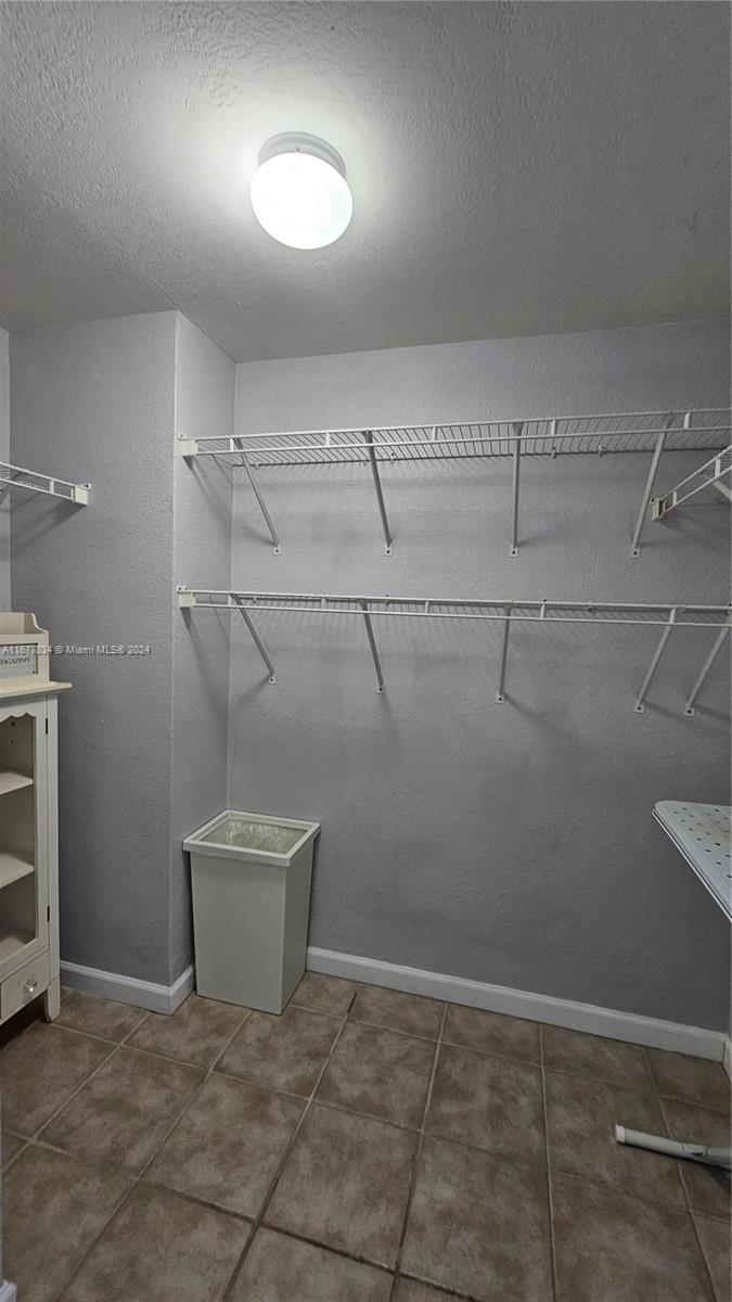 THE WAVE CONDO - Residential Lease