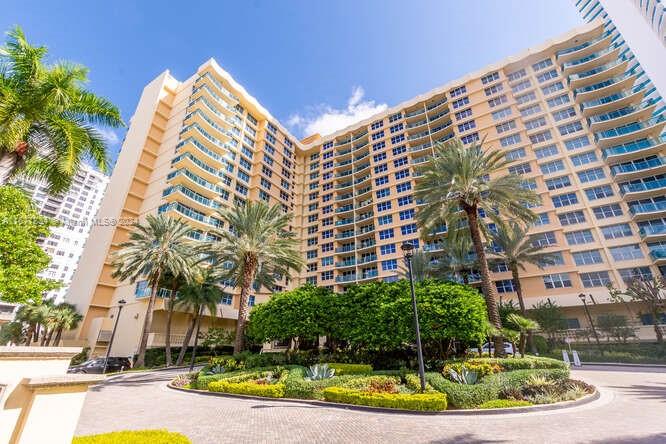 THE WAVE CONDO - Residential Lease