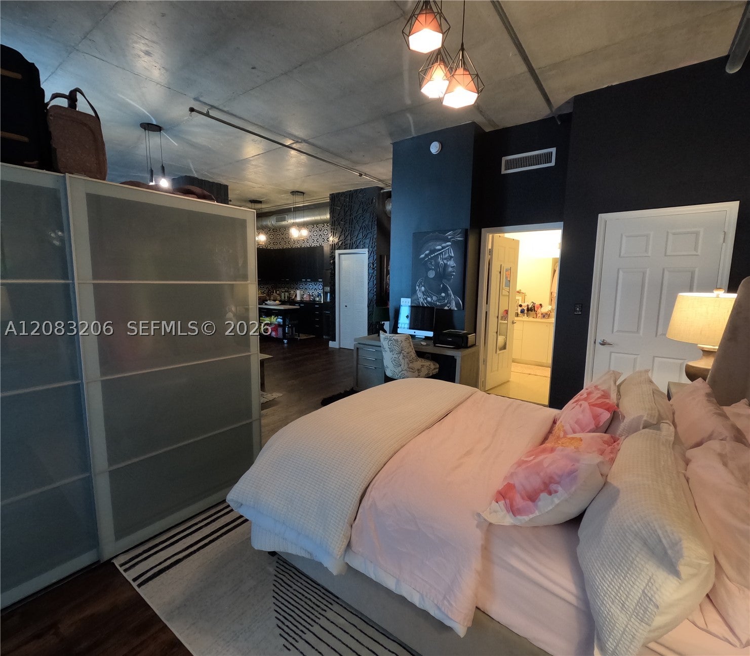 2100 Van Buren St 222