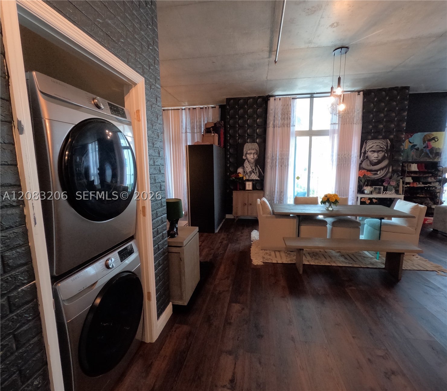 2100 Van Buren St 222