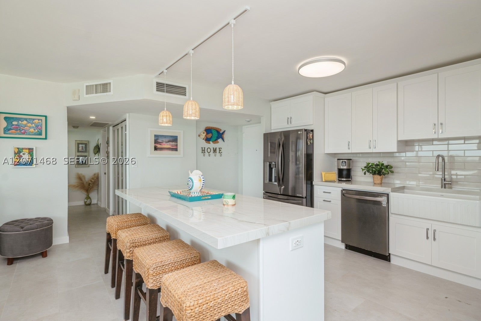 7135 Collins Ave 1125