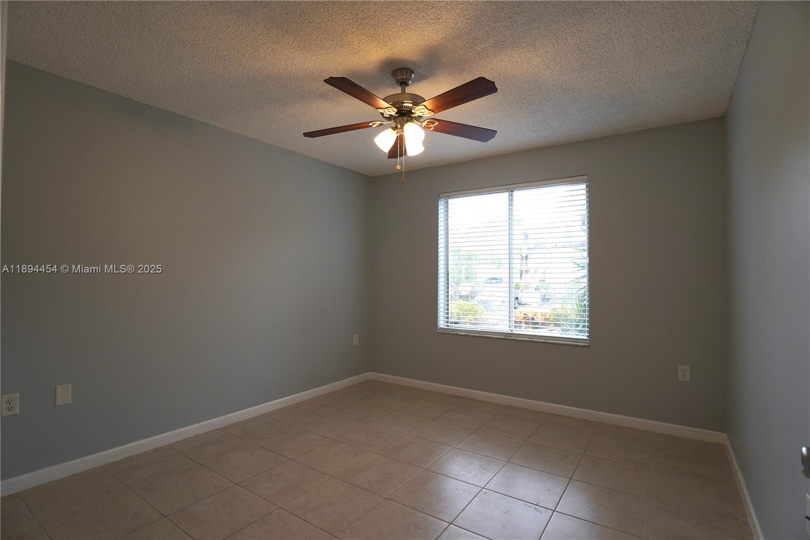 STERLING VILLAGES OF PALM - Residential Lease