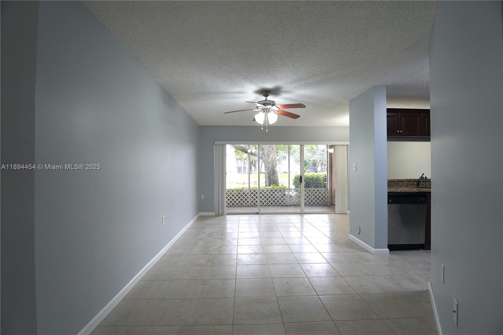 STERLING VILLAGES OF PALM - Residential Lease