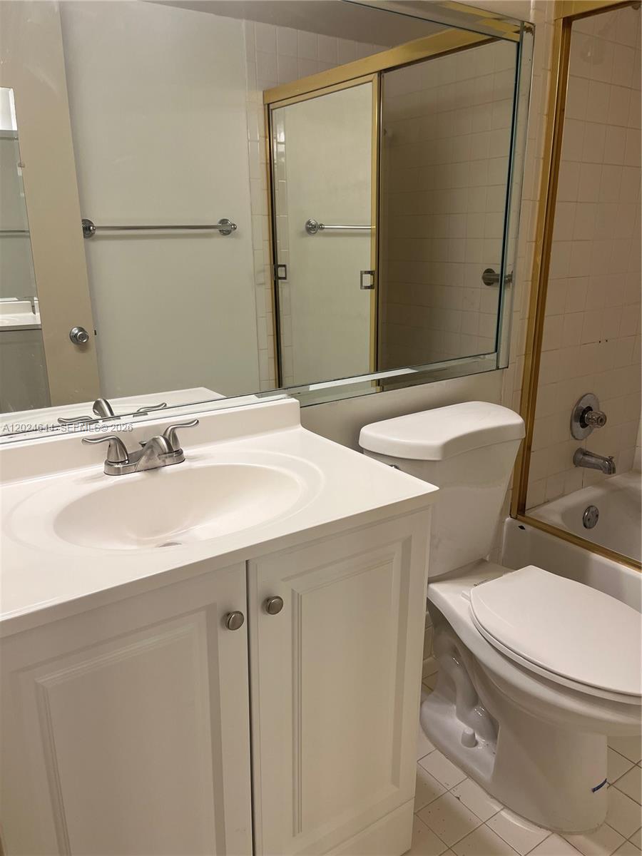 NEW HAMPTON AT CENTURY VI - Residential Lease
