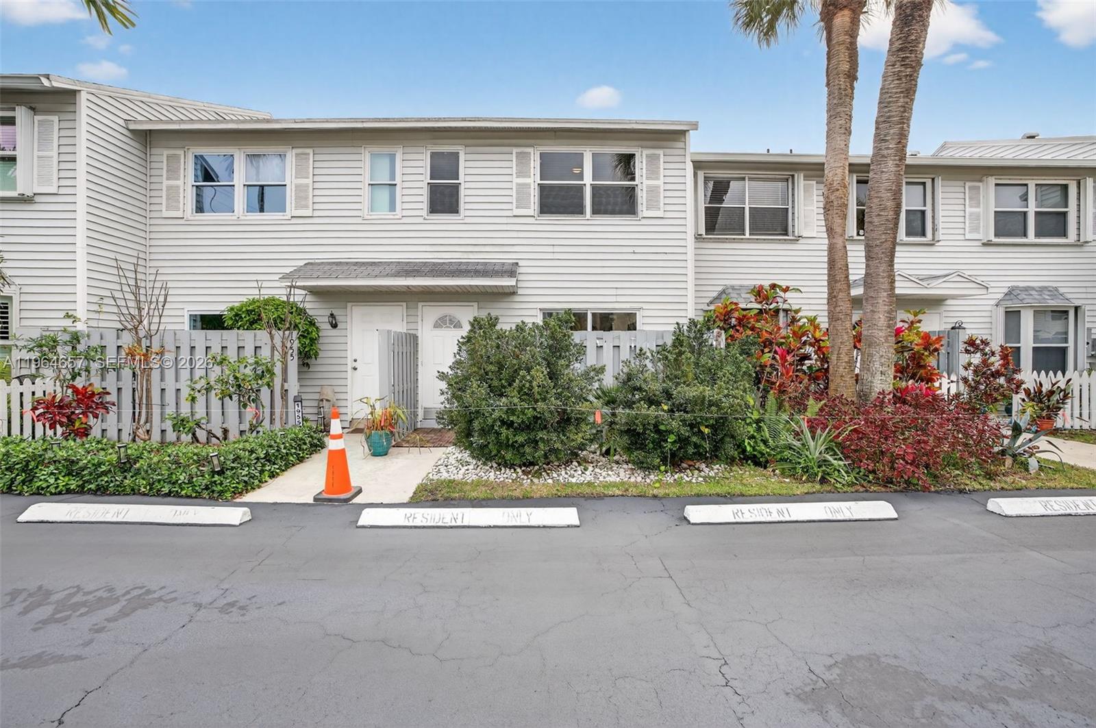 RESUBDIVISION OF LINDA TE - Residential